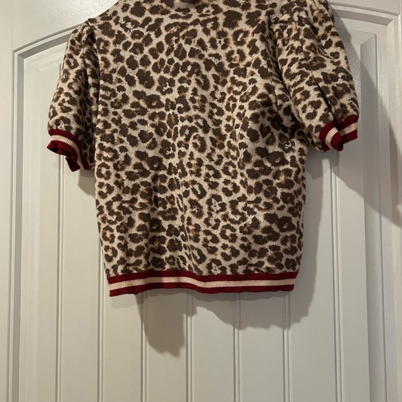 Leopard light sweater with Red Trim - Picture 2 of 3